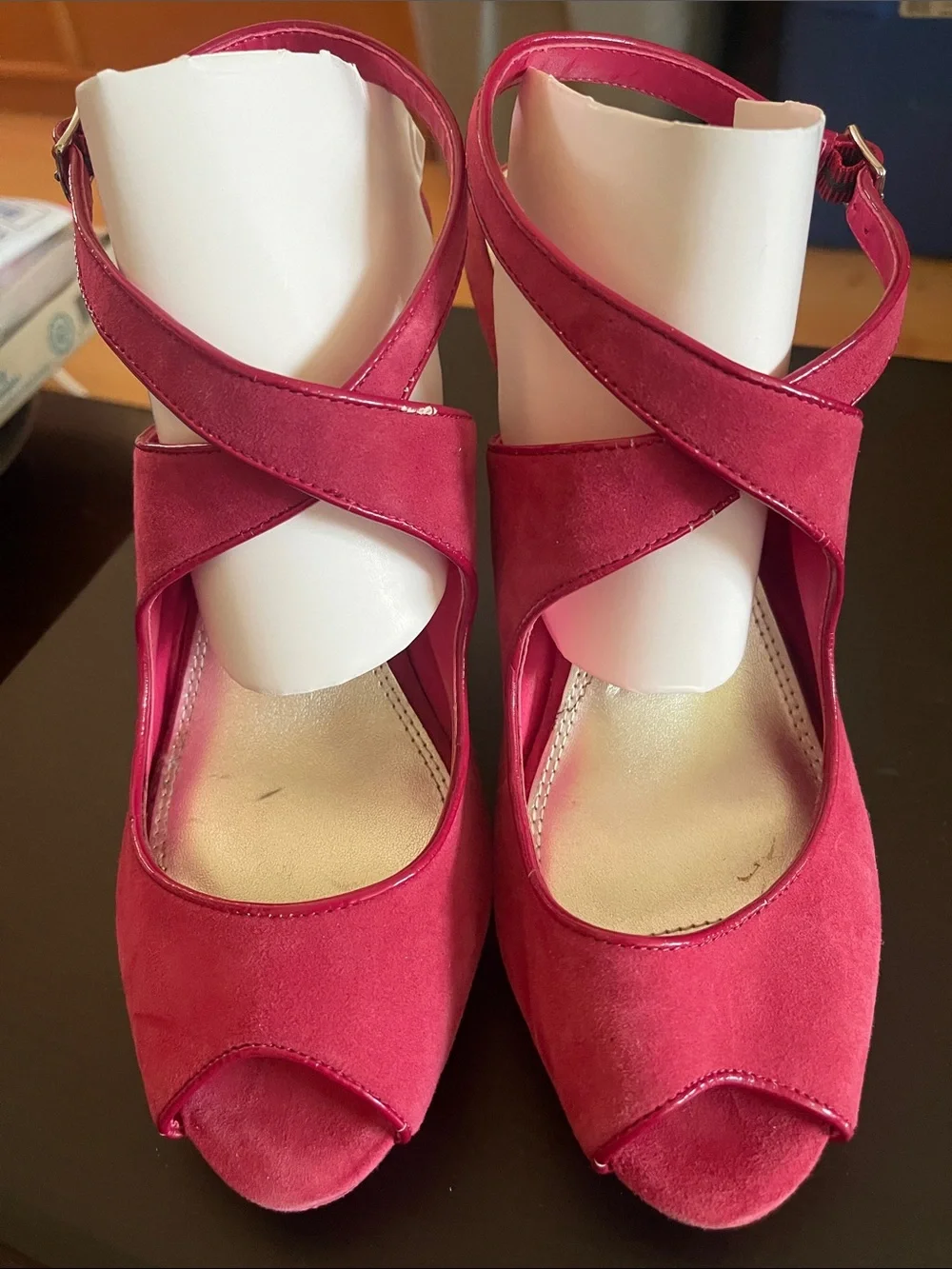 White House, black market /Fuchsia Pink  Crisscross Peep-Toe Heels